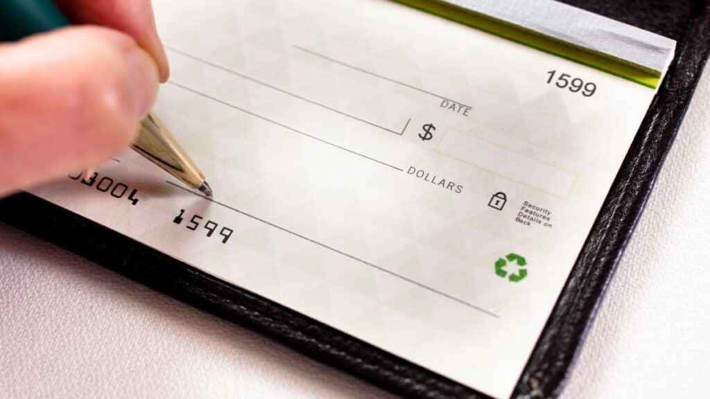 Motivo 44 em cheque Motivo 44 em cheque