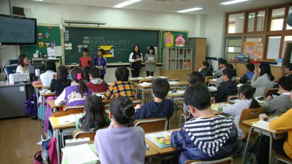 a escola deve ser um espaço que trabalhe as competências