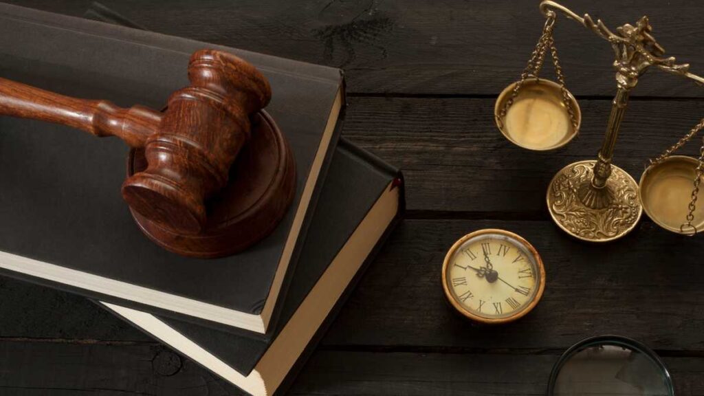 Orientações Fundamentais para Calouros de Faculdade de Direito: Construindo uma Base Sólida para sua Carreira Jurídica