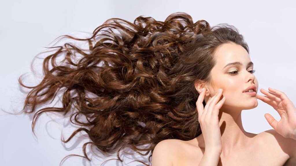 8 cuidados com o cabelo que você precisa ter diariamente