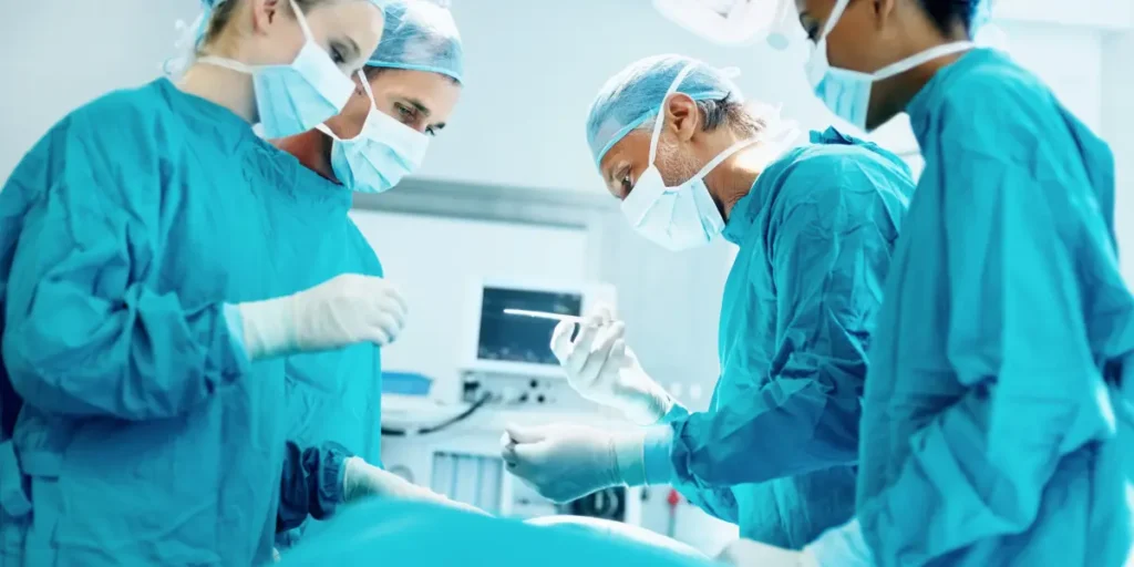 Qual é o risco da cirurgia da coluna