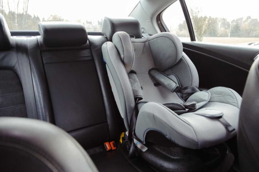 Cadeirinha com ISOFIX é realmente mais segura? Entenda como funciona o sistema